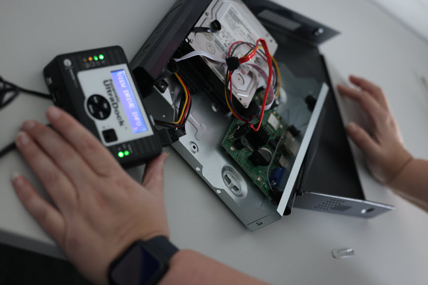 Forensic equipment scanning a computer