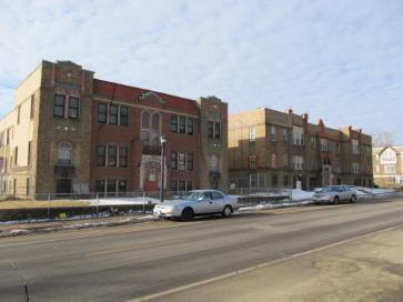 Golden Valley Road Apartments Historic District 2015